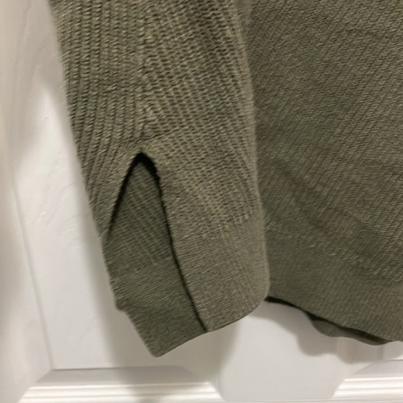 Abercrombie & Fitch Sweater - Picture 5 of 14